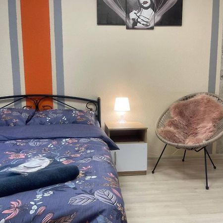 Uneed Rooms Sakvoiaj Kyiv Exterior photo