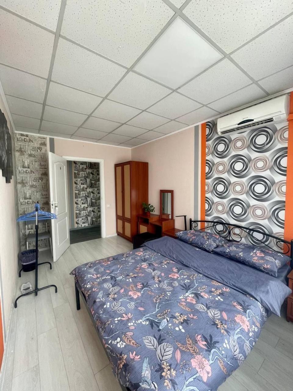 Uneed Rooms Sakvoiaj Kyiv Exterior photo