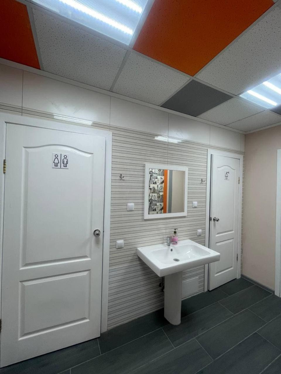 Uneed Rooms Sakvoiaj Kyiv Exterior photo